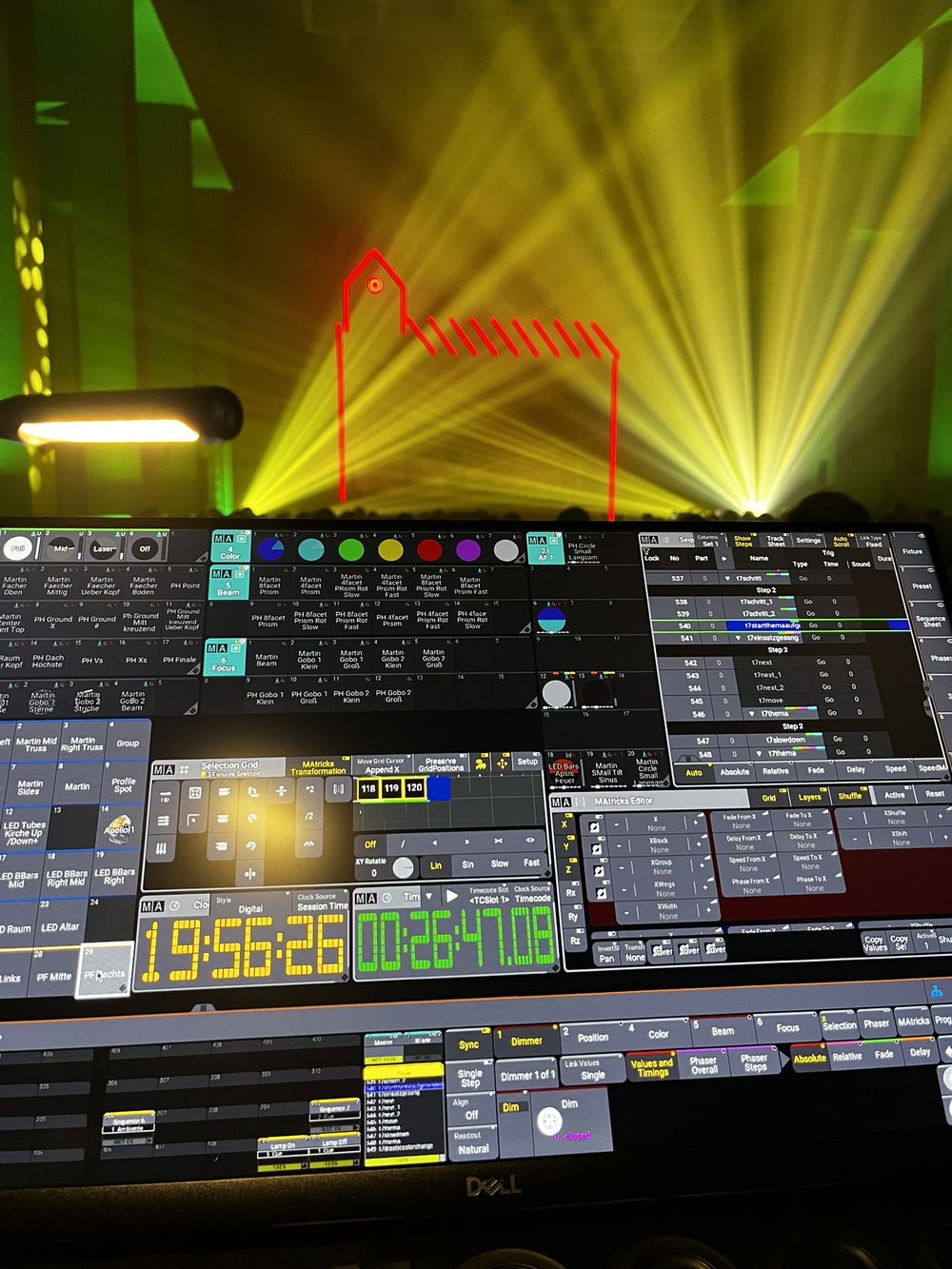 Lichtpult während einer Lasershow